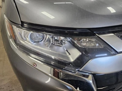 Passenger Headlight Plug-in Hybrid Phev Halogen Fits 17-23 OUTLANDER 3095433 - Image 1 of 4