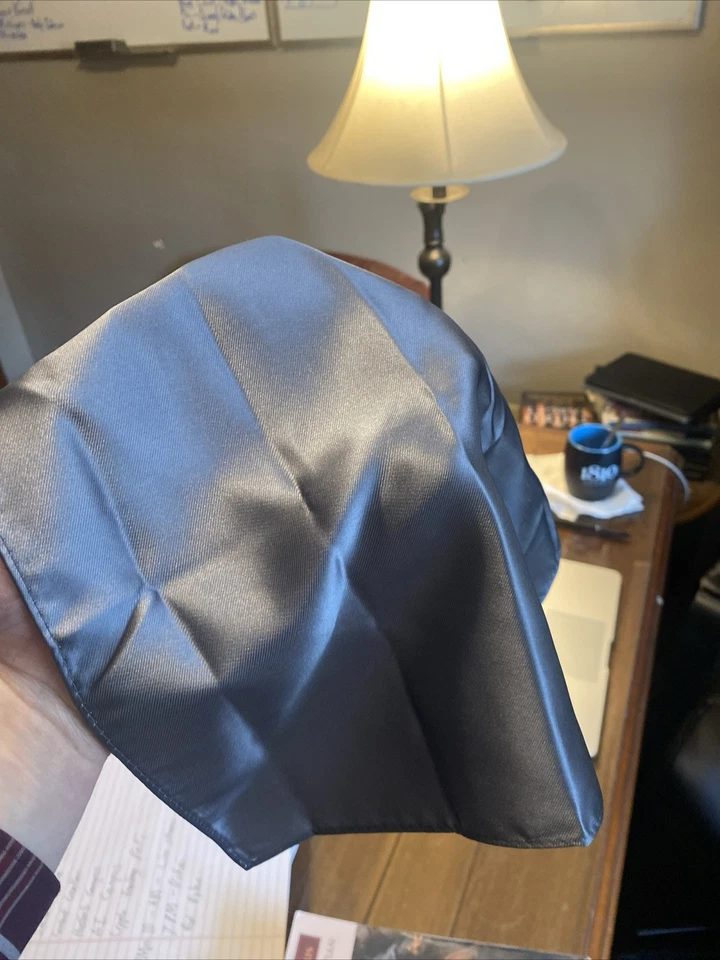 Pajarita preatada sin marca y cuadrado de bolsillo azul oscuro Foto 1 de 1