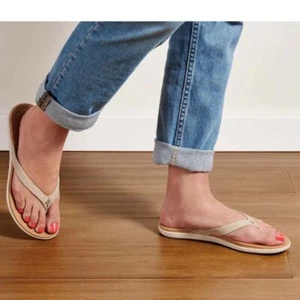 Olukai Honu Sandals, Taupe, Size 6Like New - Picture 1 of 11