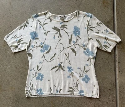 Vintage Yarnworks Blue & White Acrylic Blend Floral Short Sleeve Top Size M - Image 1 of 4
