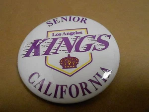 BOTÓN PINBACK DE COLECCIÓN #49-046 - BALONCESTO DE 2 1/4"" - LOS ANGELES KINGS - Imagen 1 de 1