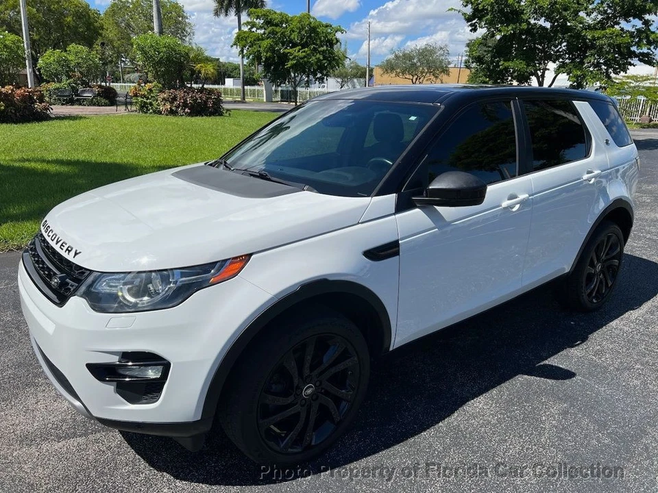 Land Rover Discovery Sport HSE LUX 2015 AWD diseño negro tercera fila Foto 1 de 4