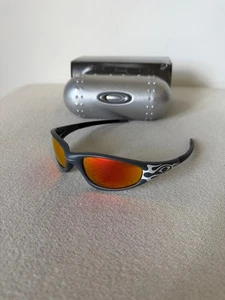 Gafas de sol Brain Dead x Oakley chaqueta recta - gris oscuro - hechas en EE. UU. - Imagen 1 de 11