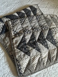 Pottery Barn Sawyer Shams Black Cream Patchwork Gingham Quilted PAIR KING Pillow - Picture 1 of 9