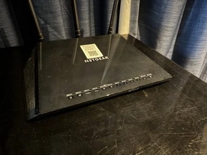 Netgear R6400 AC1750 Wifi Smart Router - Picture 1 of 10