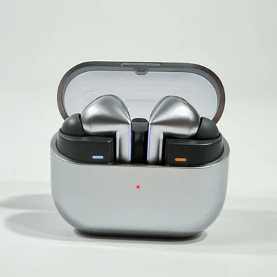 Samsung Galaxy Buds 3 Pro True Wireless Bluetooth Earbuds Silver SM-R630 - UD - Image 1 of 4