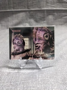 1995 SkyBox Star Trek: The Next Generation Season 2 #190 Manhunt - Picture 1 of 2