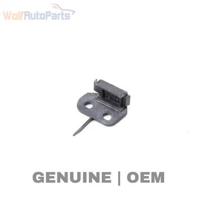 2004-2008 AUDI S4 B7 - левый внешний кронштейн стойки B 8E0853587 - Изображение 1 из 4