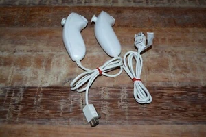 Nintendo Wii 2 Nunchuk Weiß Controller OEM RVL-004 Wii U getestet & funktionieren 100% - Bild 1 von 5