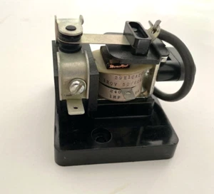Eagle Signal Relay Switch Part# 29E1CA120 120V 50/60 Hz NOS - Picture 1 of 7