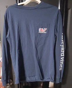 Vineyard Vines Fußball Wal Langarm Grafik Tasche T-Shirt - blau - S - Bild 1 von 5