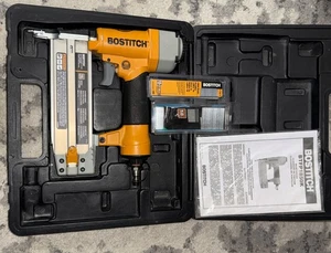 Bostitch 2-in 18 Gauge Pneumatic Straight Brad Nailer (BTFP1850K) Case No Extras - Picture 1 of 4