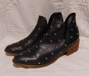 Stivali New York Heeled Bootie Black Studded Leather Womens Size 6 Boho Shoes - Picture 1 of 11