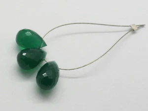 3 Pieces Natural Gemstone Onyx Teardrop 12x7mm Briolettes Beads 11 carats Stones - Picture 1 of 4