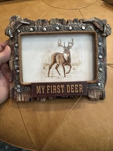 Mein erster Weißschwanz Hirsch Rahmen Jagd Angeln Hütte Camp Dekor Landhaus 6x4 - Bild 1 von 2