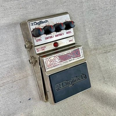 Pedal de efectos de distorsión para guitarra DigiTech Scott Ian Anthrax negro-13 2010s cromo Foto 1 de 4