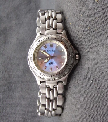 Women's FOSSIL Diver's Watch AM-3547 w/ New Battery - Works Great! c62 - Image 1 of 4