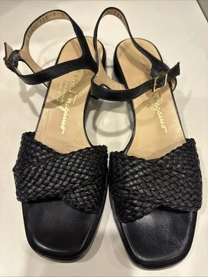 Sandalias de tacón Salvatore Ferragamo de cuero trenzado negras 7B negras Foto 1 de 4