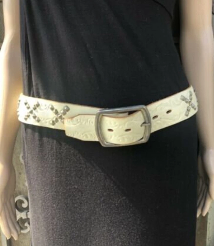 Cinto HTC Hollywood Trading Co Vintage Couro Creme Upcycled com X Studs Tamanho 32 - Imagem 1 de 4