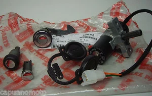 KIT SERRATURA APRILIA SCARABEO 50 DITECH 03/04 AP8202350 - Picture 1 of 1