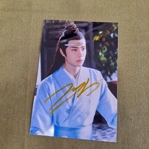VENTA Wang Yibo YIBO CHEN QING LING Foto Autografiada Firmada 4*6 pulgadas CQL 王一博 - Imagen 1 de 1