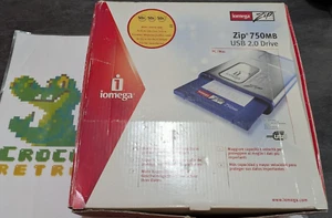 Iomega Zip 750 USB Laufwerk + 10 Disketten 750 Neu Gratis!!! - Bild 1 von 16