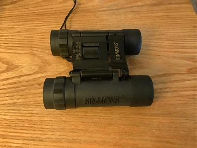 Simmons Model# 1159 Folding 10 X 25 Binoculars - Image 1 of 3