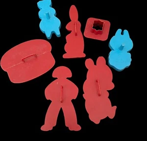 Vintage Cookie Cutters Set Of 7 Pillsbury Dough Boy Girl Tupperware & More - Picture 1 of 19