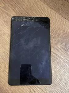 Hallo! Verkaufe ein Samsung Tab A!  OHNE KRATZER! Funktioniert noch perfekt! - Bild 1 von 4