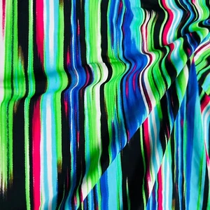 Traje de baño de tela elástica con estampado de rayas negras y azules verde spandex de 60" de ancho por yarda - Imagen 1 de 5