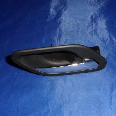 1999-2002 BMW e39 528i 530i 540i, Inner Door Handle, Right 7032926 - Image 1 of 3