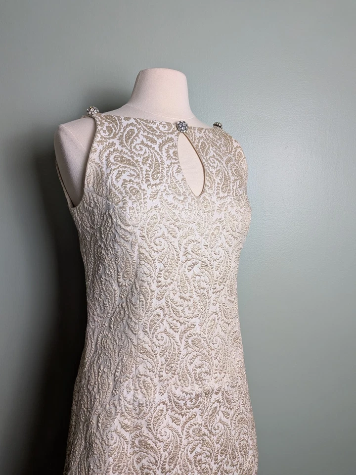 Vestido de cóctel vintage años 60 Hong Kong ojo de cerradura dorado cachemira satinado forrado cambio Foto 1 de 4