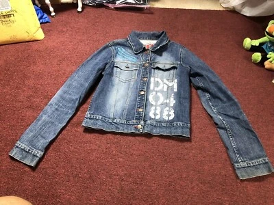 Chaqueta Jeans Solicitud Denim Color Azul Abotonada Talla L Punto Rojo Logo Bonita Foto 1 de 4