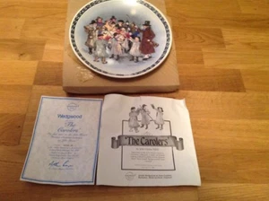 Wedgwood Plate (The Carolers by John Finnie ) Boxed with COA Description Booklet - Picture 1 of 6