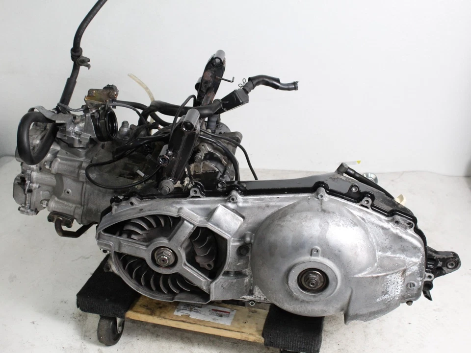 2006 YAMAHA MAJESTY 400 YP400 OEM ENGINE MOTOR - Image 1 of 4