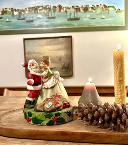 60er Jahre Vintage Josef Original Mama küssender Weihnachtsmann Figur wie besehen - Bild 1 von 11