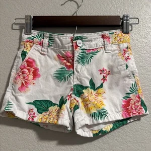 Old Navy Girl’s SZ 5 Chino Shorts Hawaiian Floral Pink Coastal Ocean Beach - Picture 1 of 14