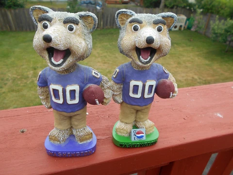 WASHINGTON HUSKIES pepsi one MASCOT BOBBLEHEAD 2001 AGP alexander global SET Cover