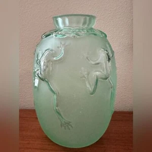 Vintage Frog Embossed Green Glass Vase - Picture 1 of 8