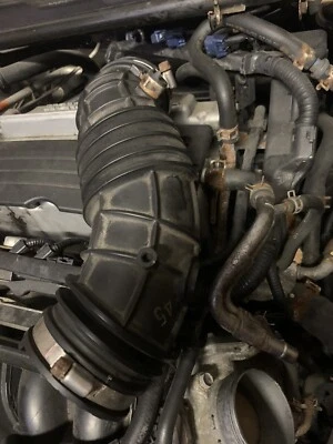 Manguera de tubo de admisión de aire del motor Honda Accord 2008-2012 2,4 L L4 OEM Foto 1 de 3
