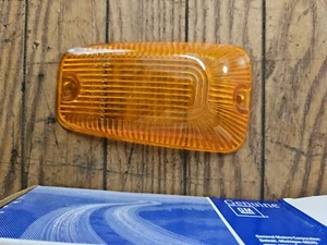 Gm 15599040 Runiing Light Lens Amber Truck Nos - Picture 1 of 3