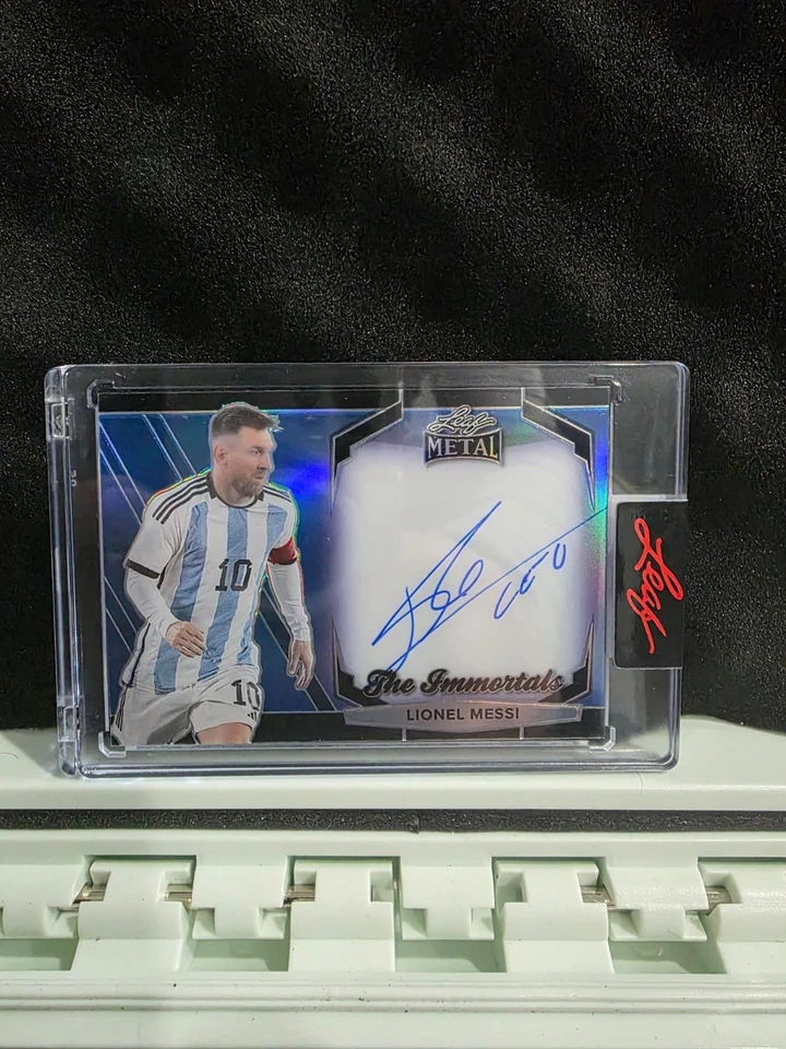 LIONEL LIO MESSI 2025 HOJA DE METAL LOS INMORTALES EN TARJETA AUTÓGRAFO AUTOMÁTICO 4/100 Foto 1 de 2