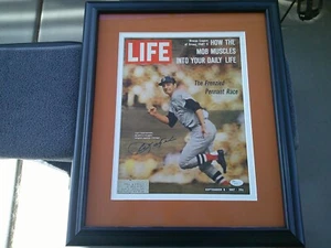 HALL OF FAMER CARL YASTRZEMSKI SIGNED FRAMED & MATTED LIFE MAGAZINE JSA COA - Picture 1 of 4