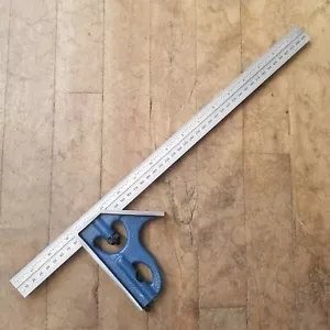 Cuadrado combinado PEC 18" 32º/.5 mm y 64º/mm, el cuerpo es el primero, la regla es un defecto - Imagen 1 de 2