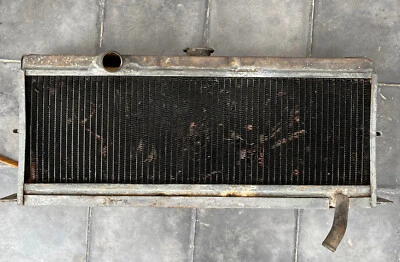 RADIADOR DE AGUA DKW Auto-Union 1000SP 58-65 ORIGINAL Kuhlerfabrik 6815-211-01-00 Foto 1 de 4