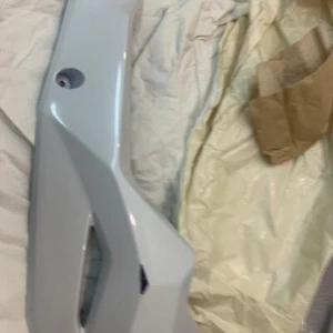 2020-On KAWASAKI Z900 RH Right Engine Cowl Bellypan Motorbike Bargain Used - Picture 1 of 5