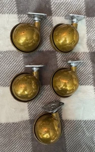 Menge 5 Hirte Messing 2,5" Kugel MCM Möbel Stuhl Rollen Set. Free SH - Bild 1 von 1