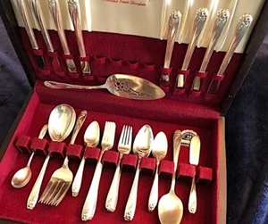 Vintage 1847 Rogers Bros. Daffodil Silverware Set, 52 Pcs w/ Wood Case - Picture 1 of 16