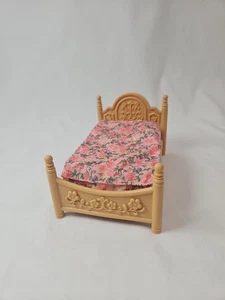 Vintage. Fisher Price Loving Family Himmelbett Puppenhaus Blumendecke Mattel 2000 - Bild 1 von 3