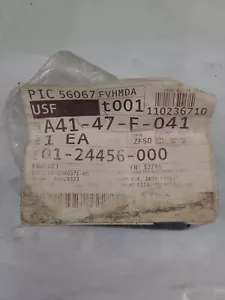 FREIGHTLINER 01-24456-000 - BRACKET - Picture 1 of 3